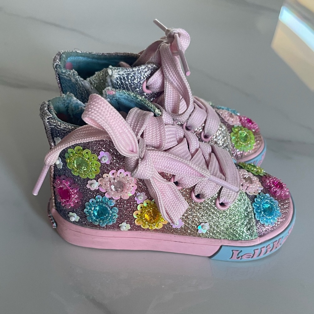 LelliKelly toddler girl shoe size 5. Excellent condition.